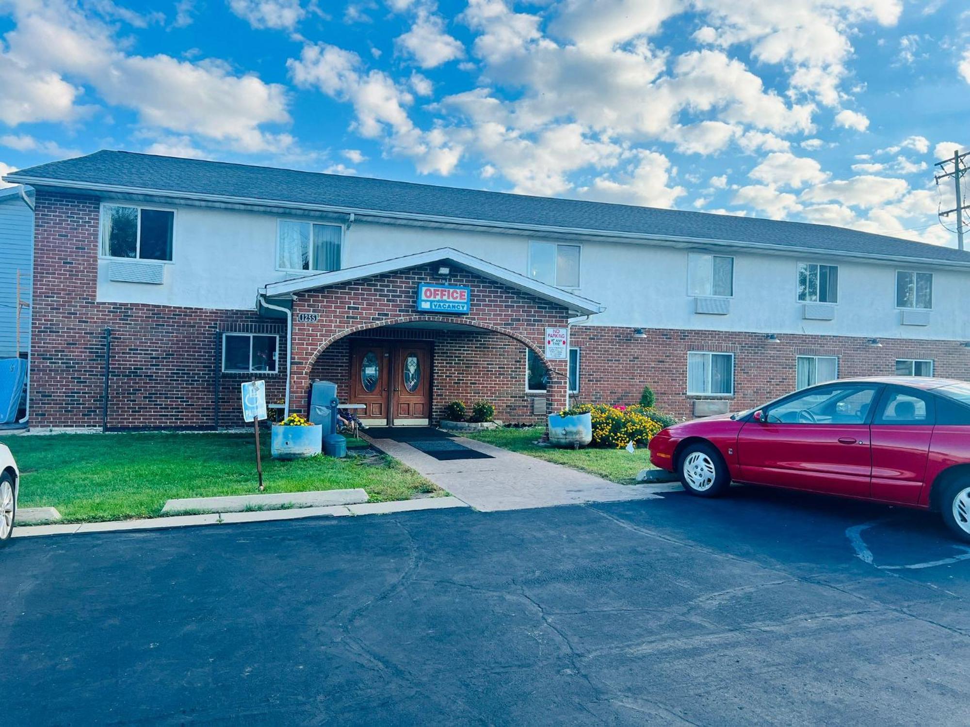 Villa Inn Motel Near Hwy 12 Wi Capital O Fort Atkinson Exterior foto