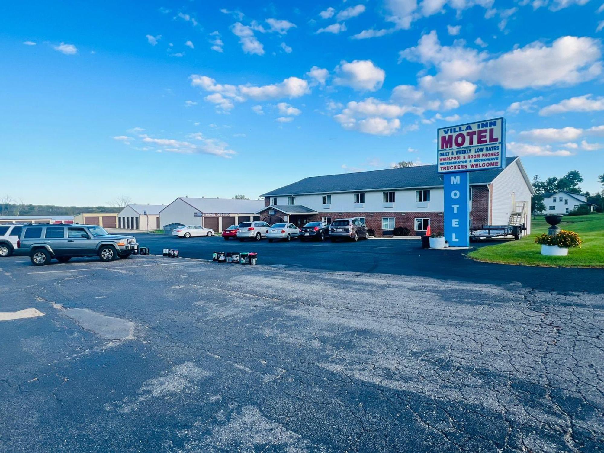Villa Inn Motel Near Hwy 12 Wi Capital O Fort Atkinson Exterior foto